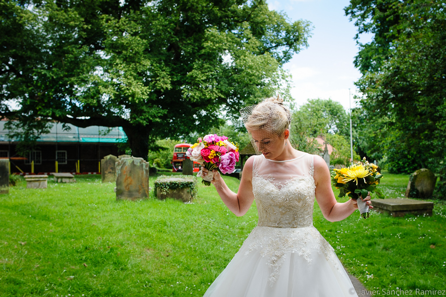 York wedding photographer. Bride's bouquet flowers